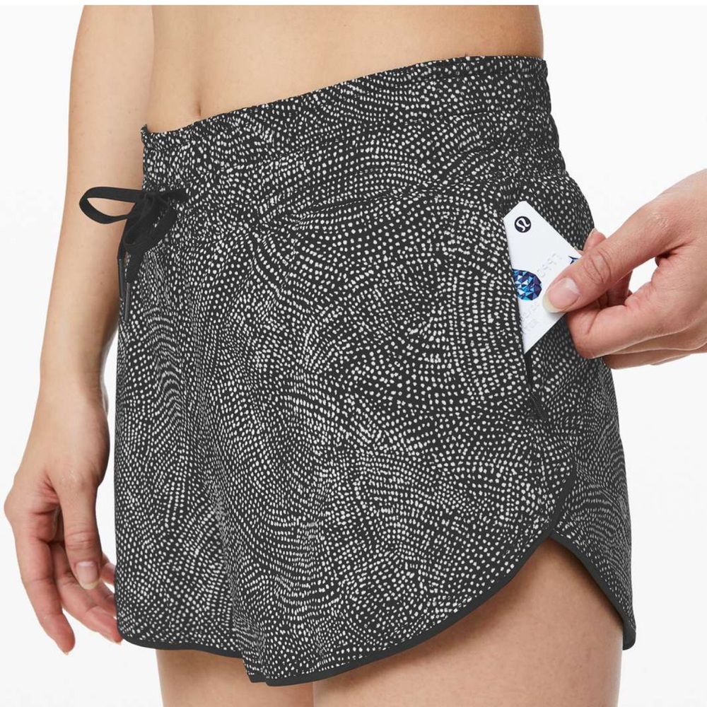 Lululemon Choose A Side Reversible Shorts 3 inch Black/Black & White